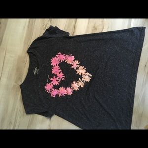 American Eagle T shirt